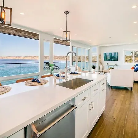 Panoramic Ocean Vistas With Hot Tub And Firepit Villa